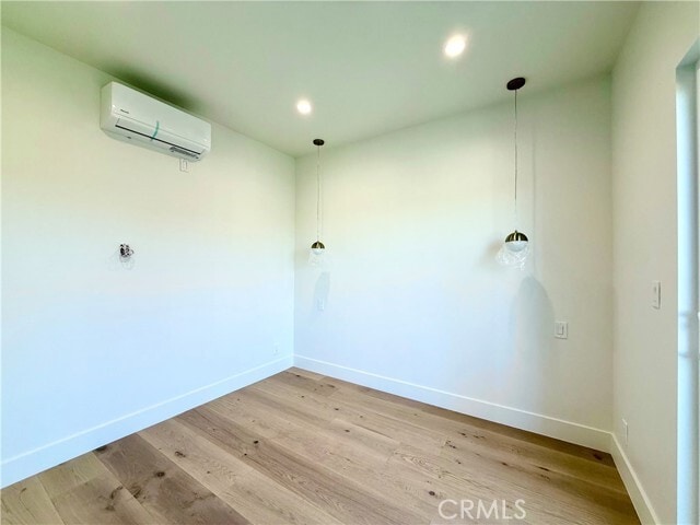 Building Photo - 22404 Vanowen St