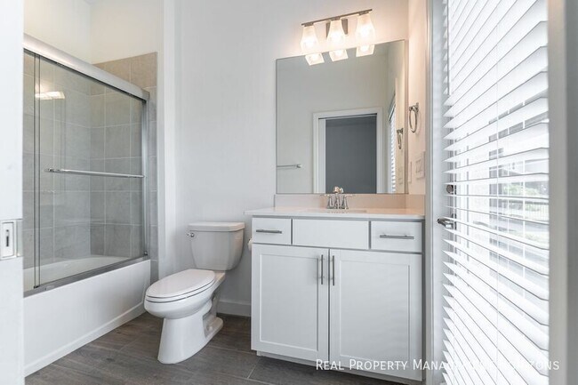 Building Photo - 15436 White Linen Dr