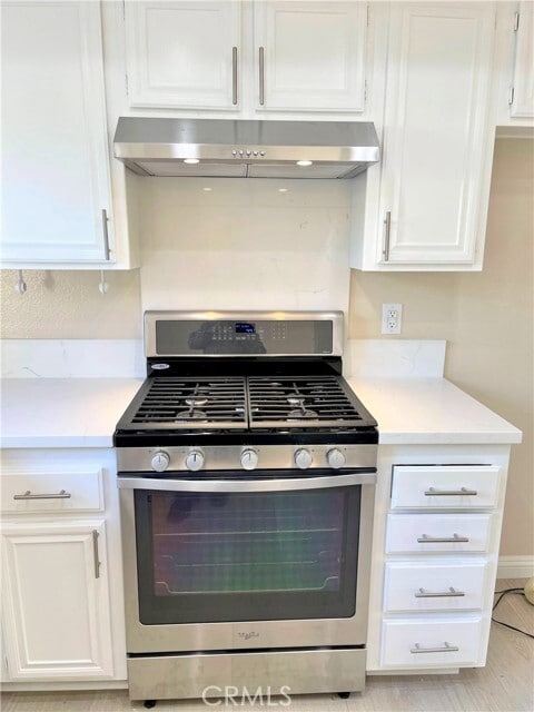 Building Photo - 3 Rushingwind