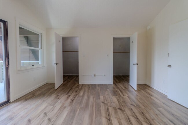 Building Photo - 7825 S Lake Leelanau Dr
