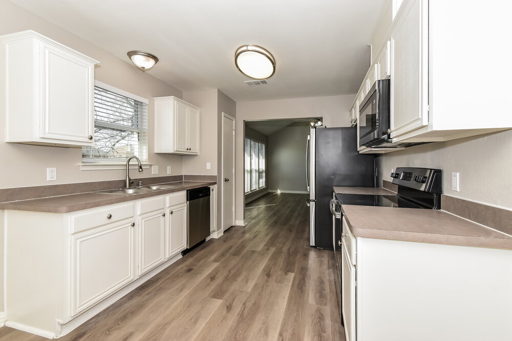 Building Photo - 321 Rustic Grove Ln