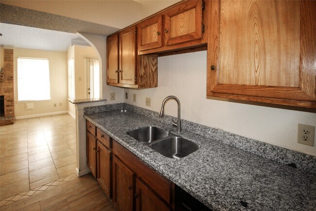 Building Photo - 11614 Gullwood Dr