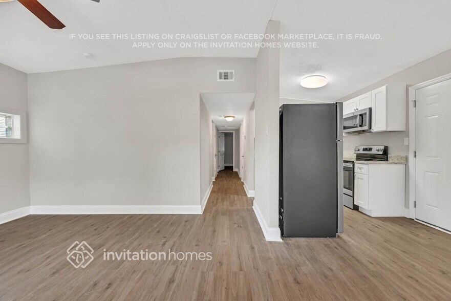 Building Photo - 1326 42nd St