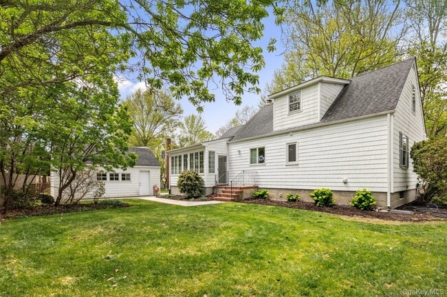 Building Photo - 11 Bieselin Rd