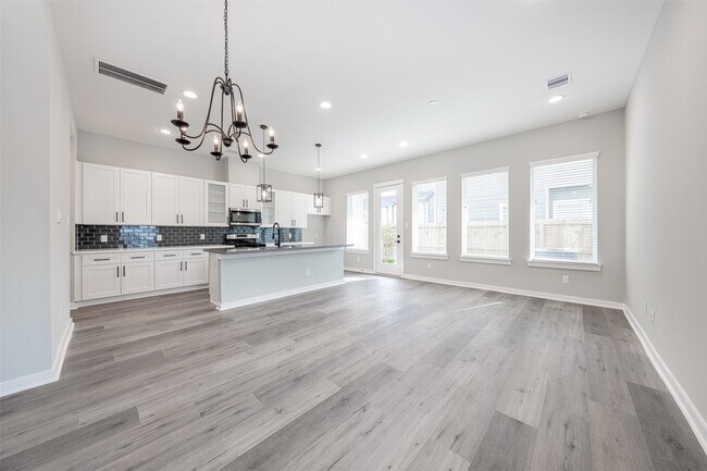 Building Photo - 8402 Berry Green Ln