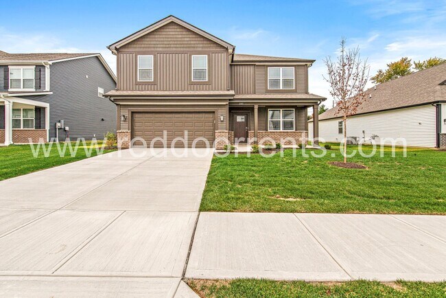 Building Photo - ? Move In Now and Get 6 Months of the Resi...