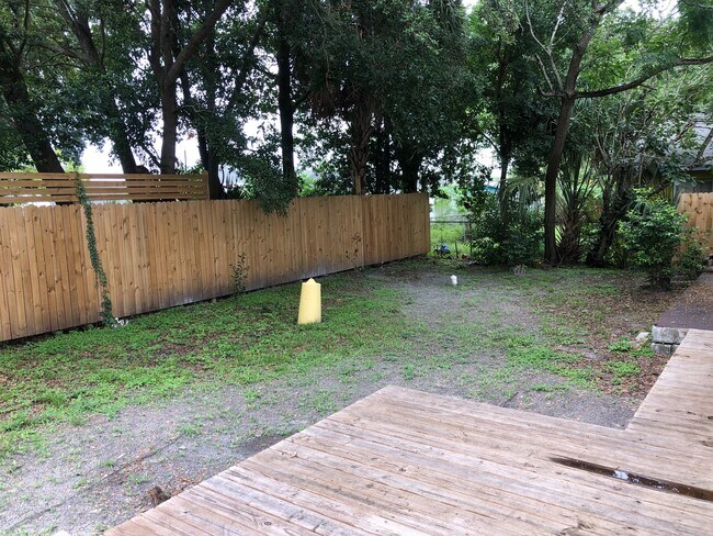 Building Photo - Large Old West Tampa Home