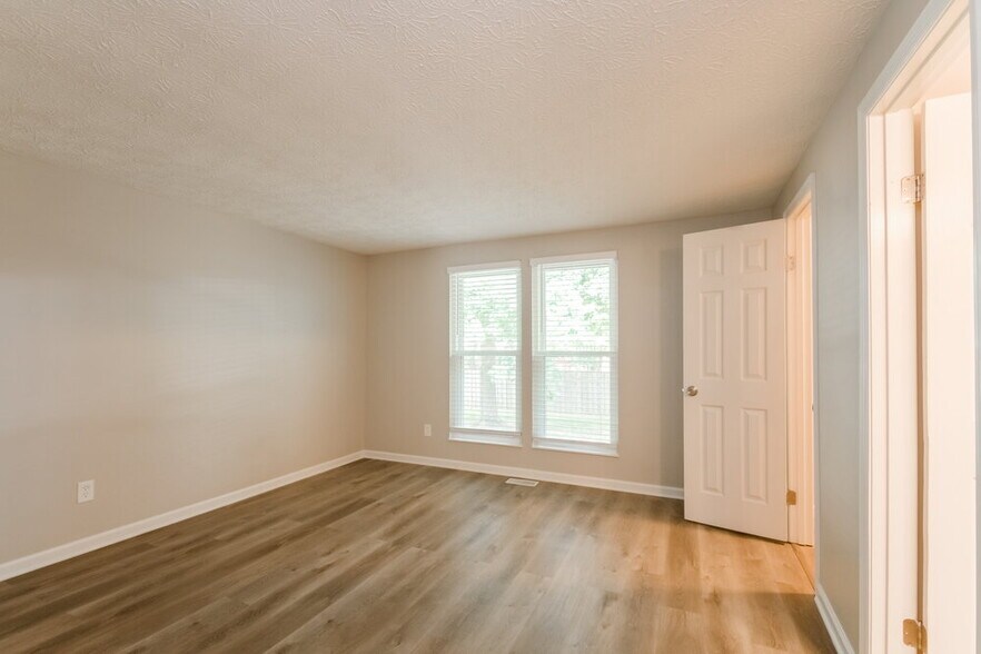 Building Photo - 4419 Deerview Ct