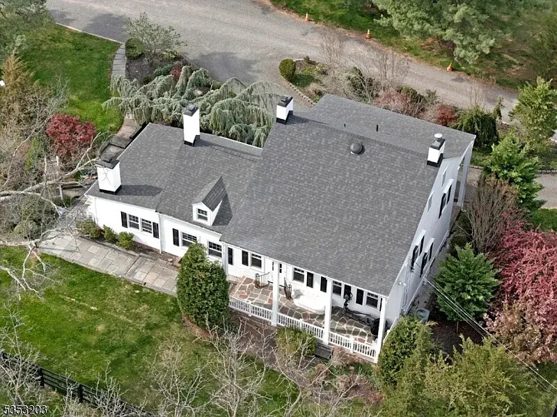 Building Photo - 421 Country Club Rd