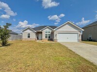 Building Photo - MOVE-IN READY! (Pet Friendly)