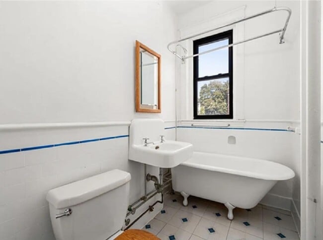 Building Photo - 69 Quint Ave