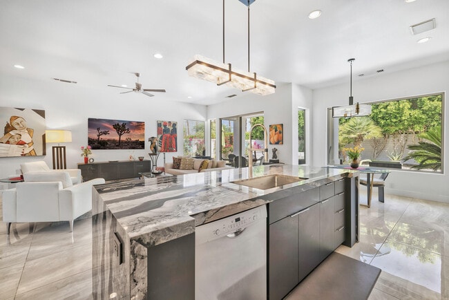 Building Photo - 4 Mesquite Ridge Ln