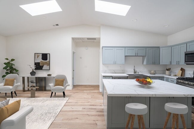 Building Photo - 4842 College Ave