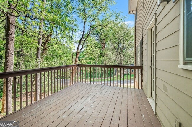 Building Photo - 1527 Ridgewood Dr SW