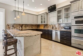 Building Photo - 30 Galleon St