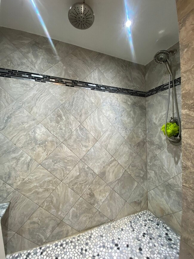 Building Photo - 4735 Locust Ave