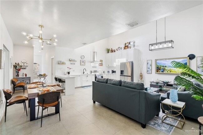 Building Photo - 2625 Warbler Ave