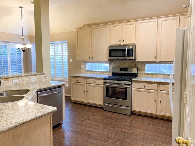 Building Photo - 19219 Sarah Ann Ct