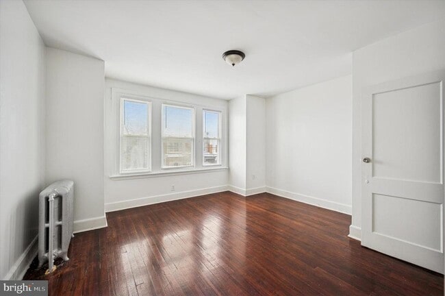 Building Photo - 401 W Fisher Ave