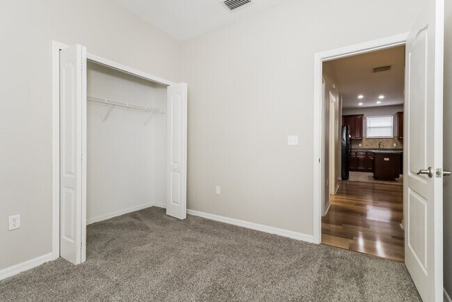 Building Photo - 11832 Colony Lakes Blvd