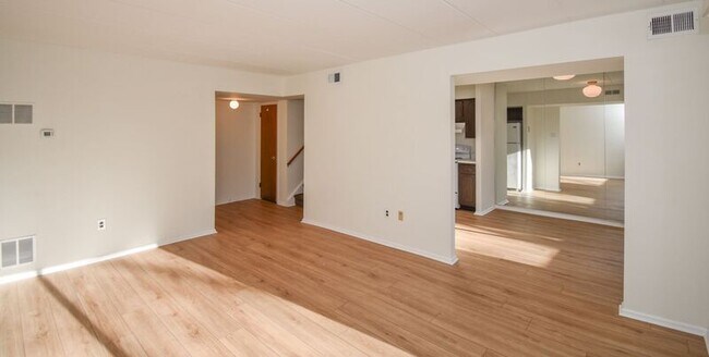 Building Photo - 6 Aspen Way