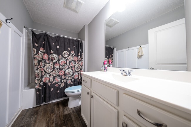 Building Photo - 15233 Emory Ave