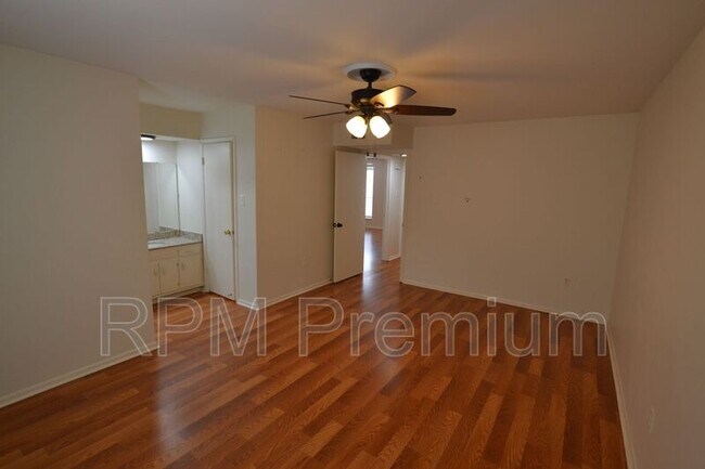 Building Photo - 1755 College Dr