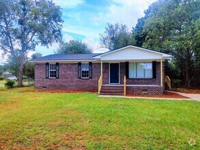 Building Photo - NEWLY RENOVATED 3 Bed/1.5 Bath close to CC...