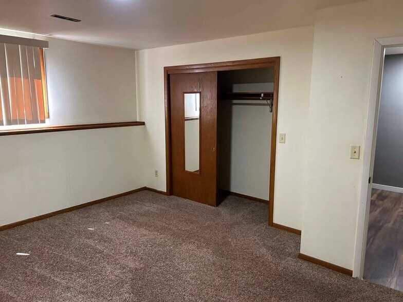 Building Photo - 3909 Bayington Ave
