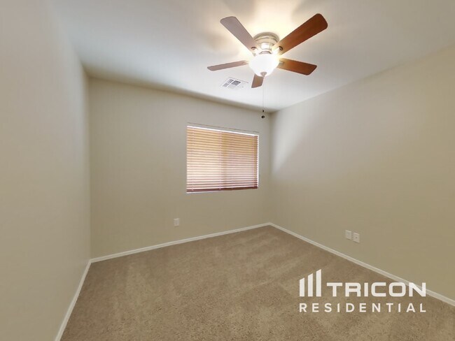 Building Photo - 4558 E Silverbell Rd