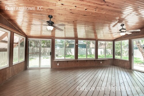 Building Photo - 15118 W 83rd St