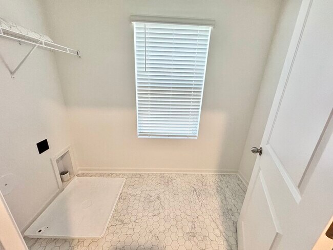 Building Photo - 4 br 2.5 ba with 2 car garage new construction