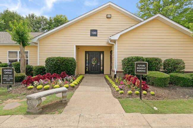 Leasing Office - Parkview Apartments