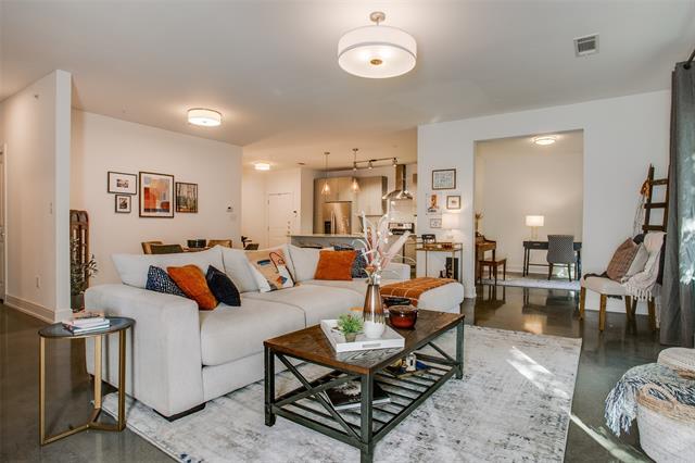 Building Photo - 5718 McCommas Blvd