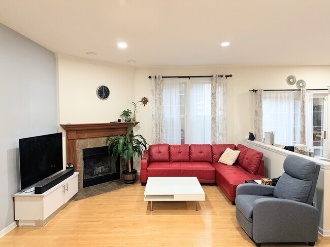 Building Photo - 2938 Peachtree Cir