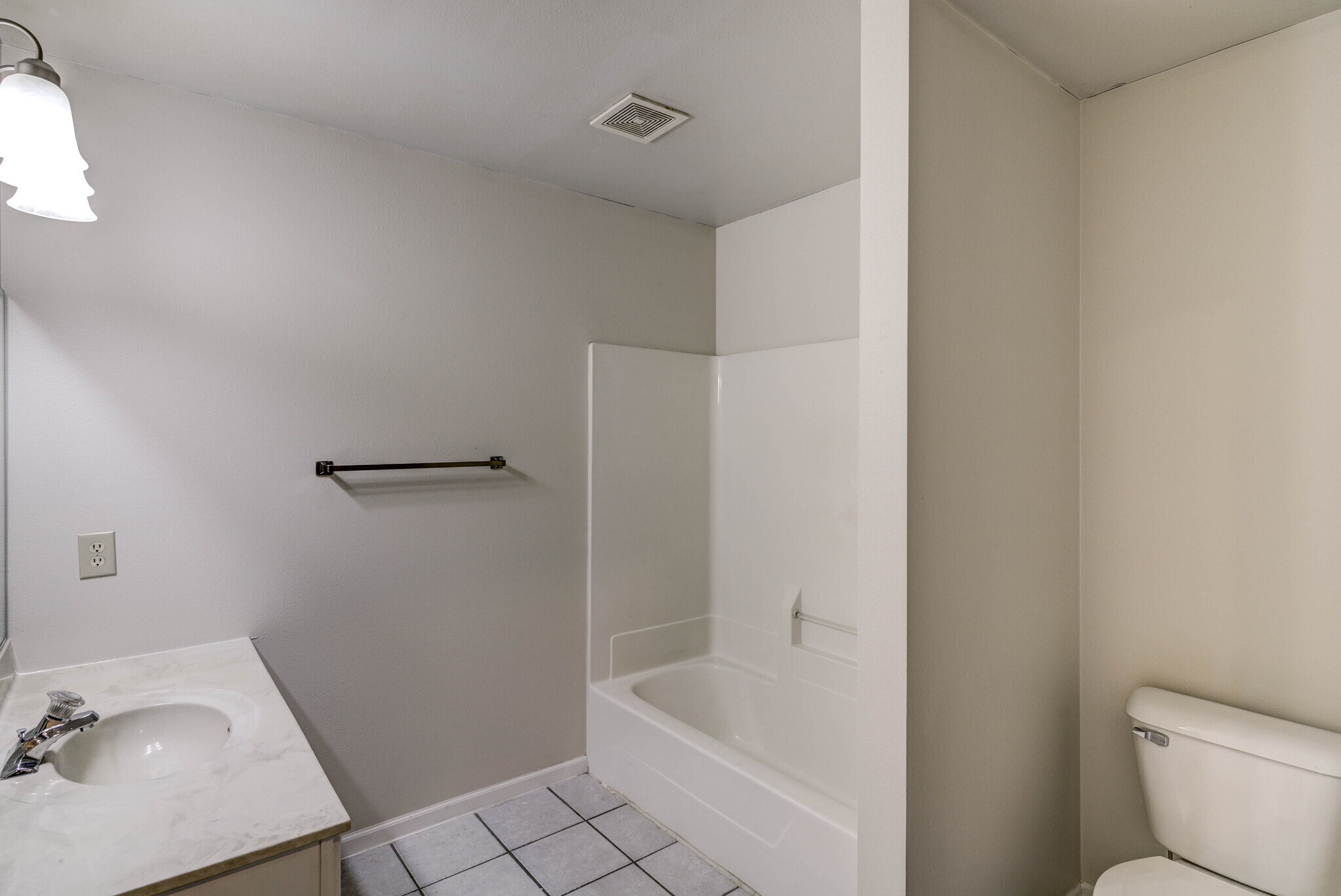 Building Photo - 1008 Dutchman Dr