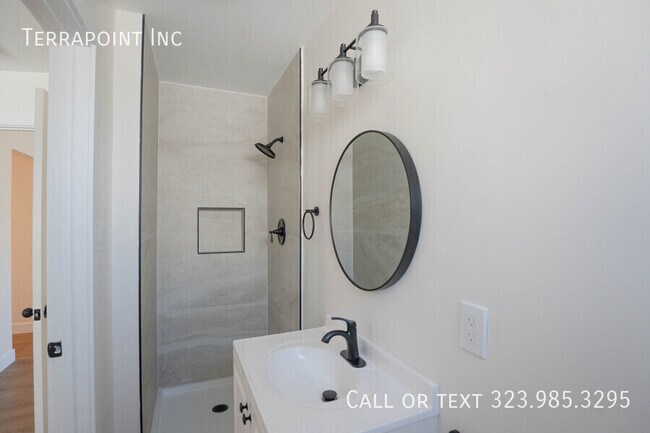 Building Photo - 825 W 167th St