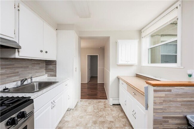 Building Photo - 45 Morrissey Dr