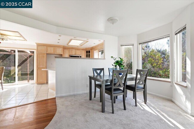 Building Photo - 207 Midway Dr