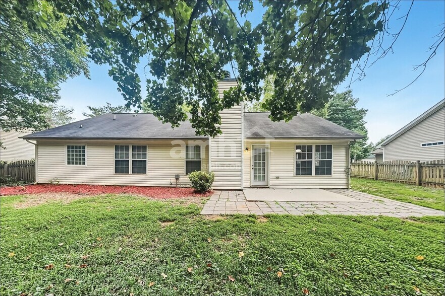 Building Photo - 213 Fiddlers Knoll Ct