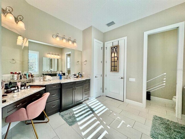 Building Photo - 10605 Sabella Dr