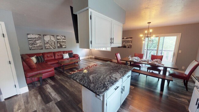 Building Photo - 325 Westbrook Dr