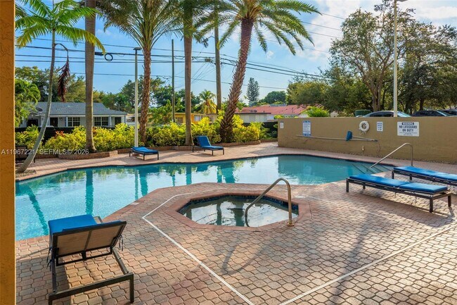 Building Photo - 3500 Coral Wy