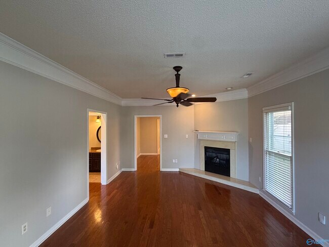 Building Photo - 2410 Brookline Ct S W
