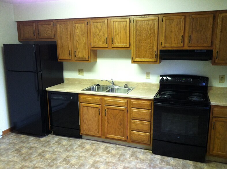 kitchen - 1535 Hawk Cir