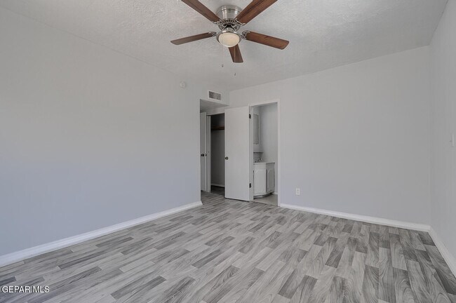 Building Photo - 10368 Potencia Dr