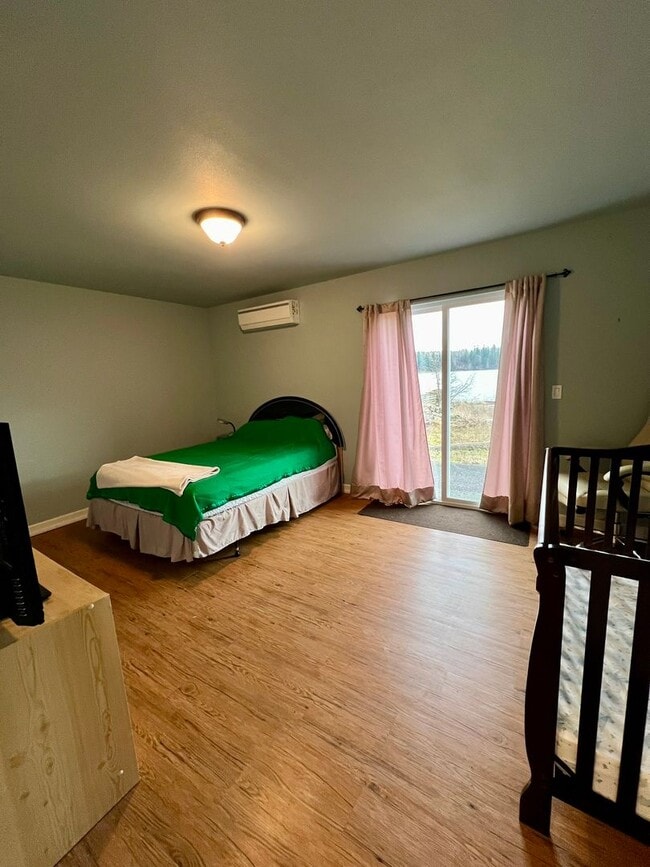 Building Photo - Waterfront 2 Bedroom Home in Ferndale!