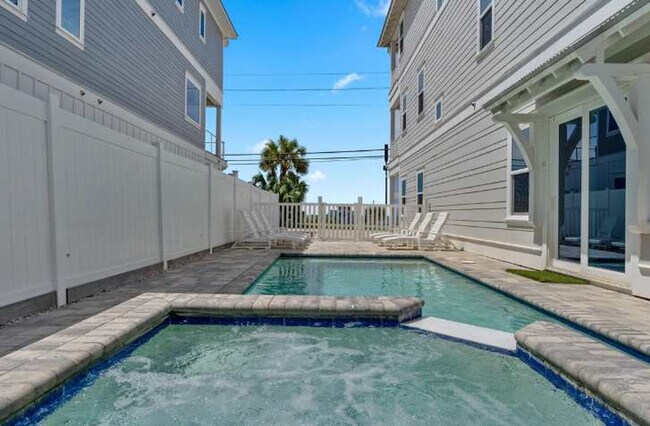 Building Photo - 157 S Arnold Rd