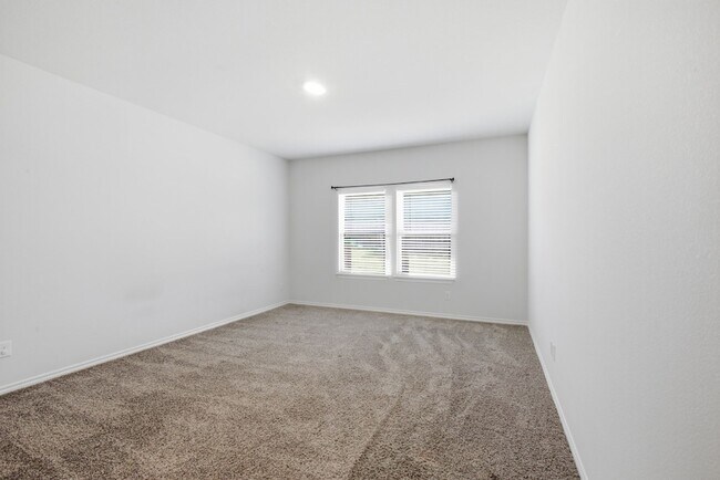 Building Photo - 1328 Broaddus Rd