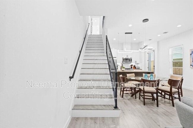 Building Photo - 6829 Cadillac St